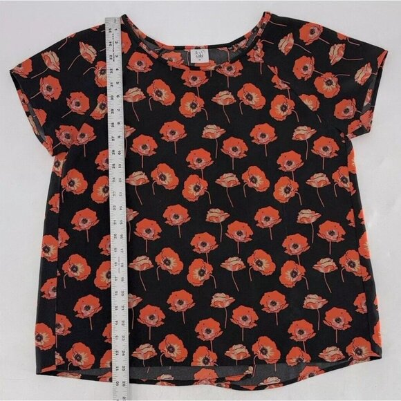 CAbi Flanders Poppy Blouse Black Red‎ Short Sleeve Split Back #3251 Size M, Flaw - Picture 11 of 12